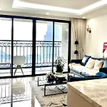 D Le Roi Soleil Premium Suites